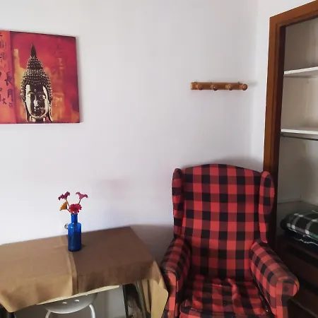 Homestay Femenina Sencilla En Casa Familiar Ronda